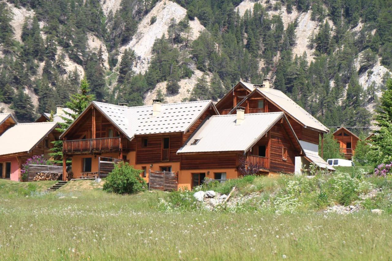 Le Gouroun Hameau Des Chazals Nevache Hautes Alpes Exterior foto